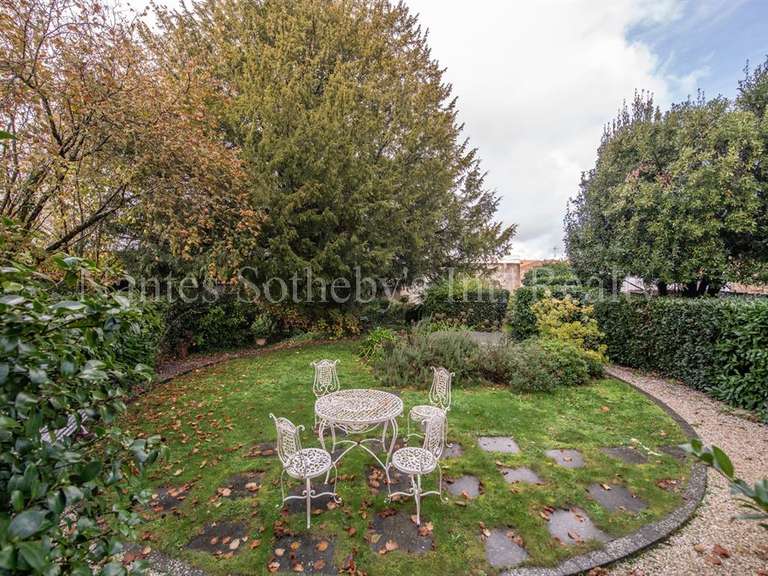 Maison La Roche-Sur-Yon Centre Ville - 6 chambres - 419m²