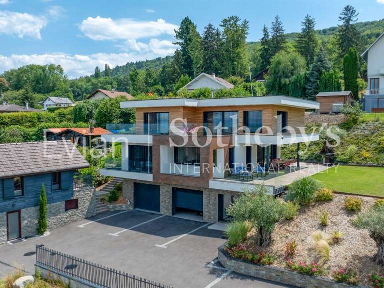 House Neuvecelle - 4 bedrooms - 276m²
