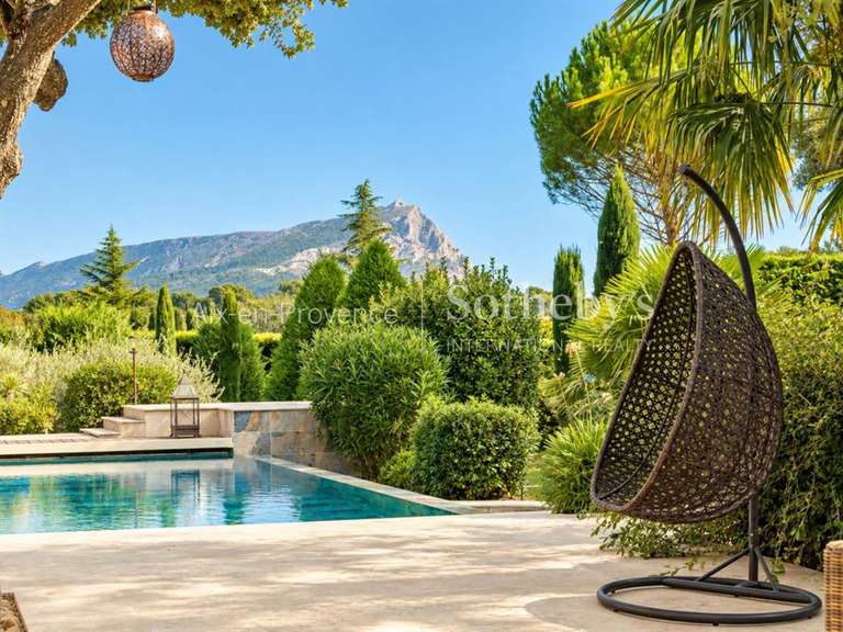 Maison Saint-Marc-Jaumegarde - 4 chambres - 220m²