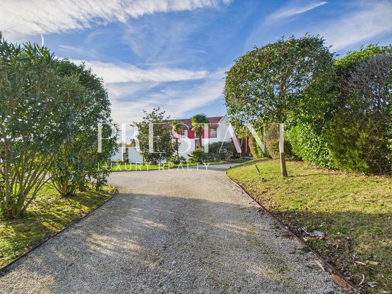 House Arcangues - 3 bedrooms - 220m²