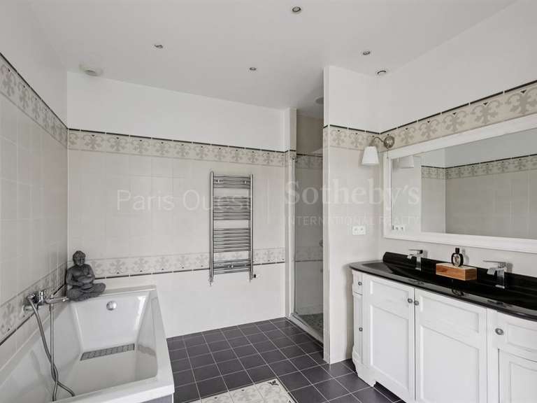 Maison Louveciennes - 5 chambres - 333m²