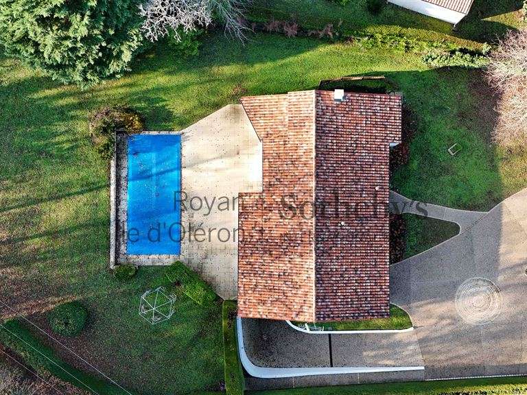 Maison Breuillet - 4 chambres - 225m²