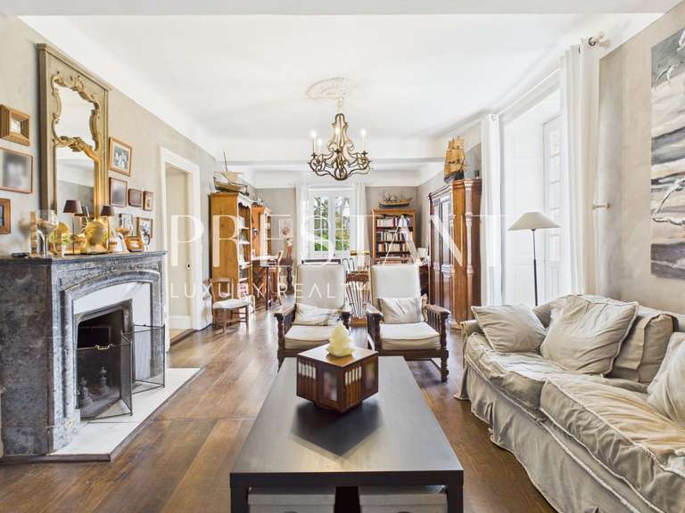 Maison Sare - 8 chambres - 650m²