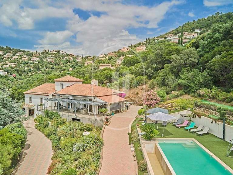 Villa with Sea view Les issambres - 4 bedrooms - 190m²