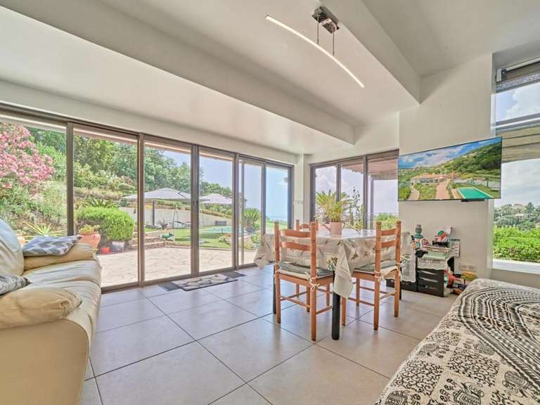 Villa with Sea view Les issambres - 4 bedrooms - 190m²