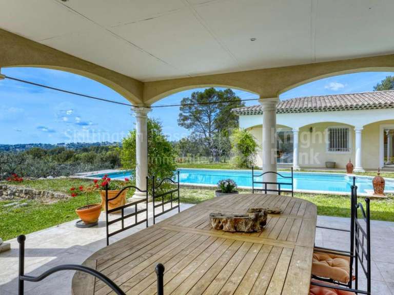 Maison Draguignan - 3 chambres - 252m²
