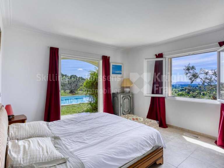 Maison Draguignan - 3 chambres - 252m²