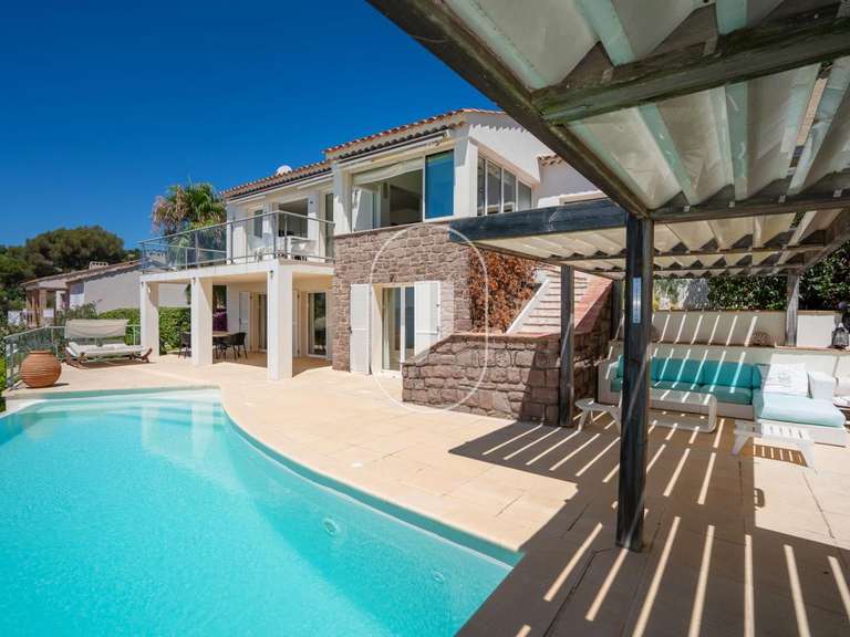 Villa with Sea view Les issambres - 3 bedrooms - 150m²