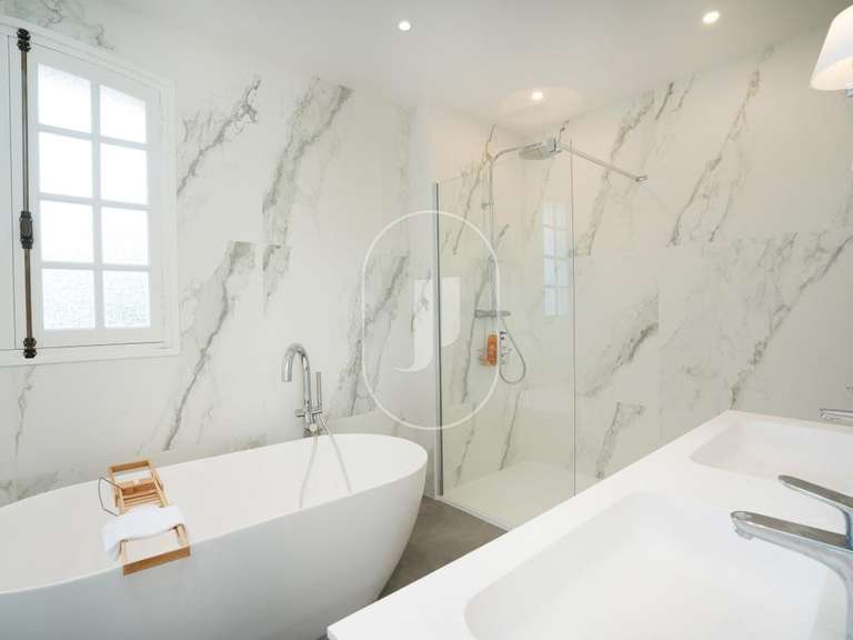 Villa avec Vue sur mer Roquebrune-sur-Argens - 7 chambres - 320m²