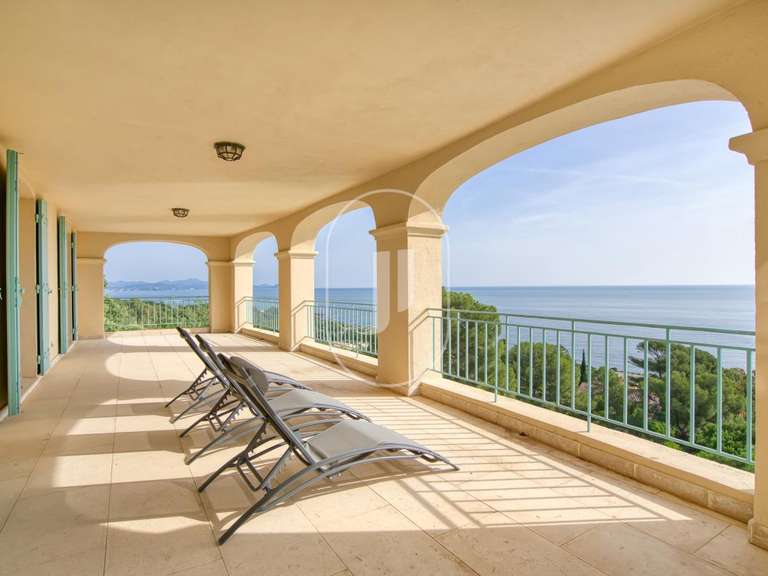 Villa avec Vue sur mer Roquebrune-sur-Argens - 7 chambres - 320m²