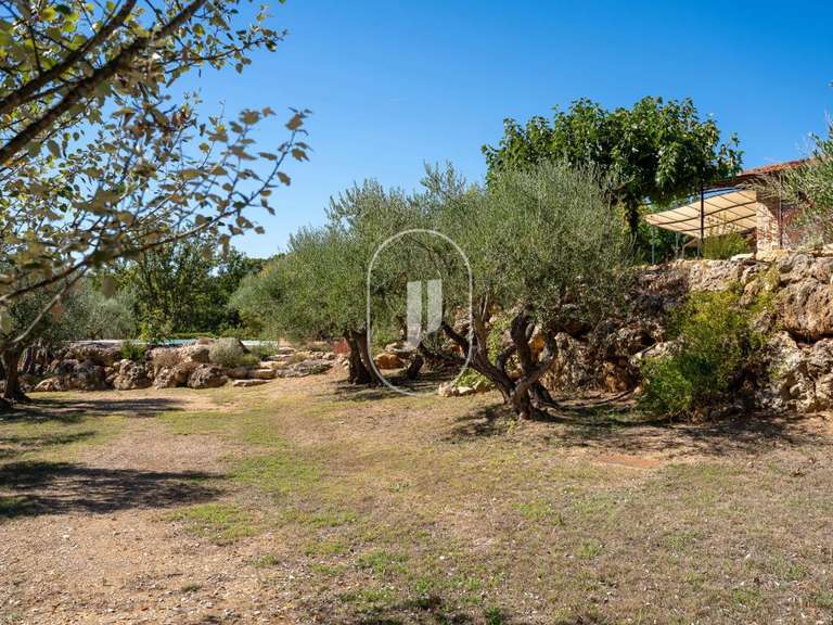Villa Saint-Antonin-du-Var - 4 chambres - 200m²