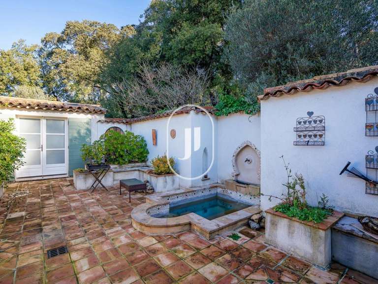 Villa Lorgues - 4 bedrooms - 313m²
