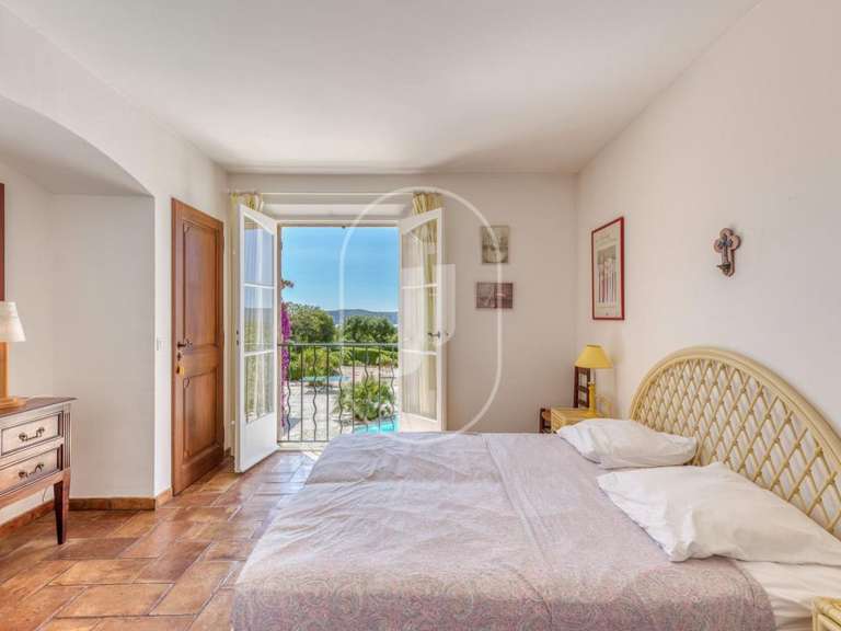 Villa Grimaud - 6 bedrooms - 328m²