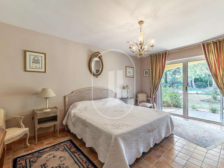 Villa Rochefort-du-Gard - 6 chambres - 241m²