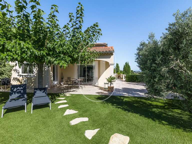 Villa Saint-Saturnin-lès-Avignon - 3 chambres - 135m²