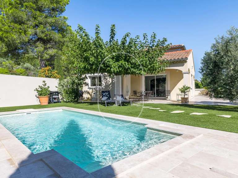 Villa Saint-Saturnin-lès-Avignon - 3 chambres - 135m²