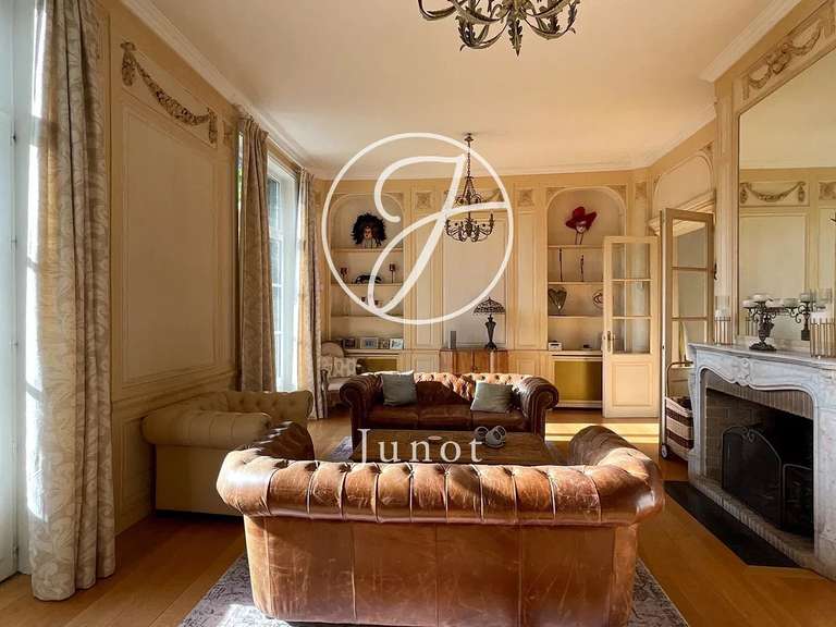 Maison Mouvaux - 5 chambres - 253m²