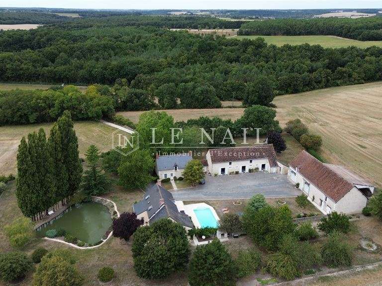 Property Montrésor - 7 bedrooms - 260m²