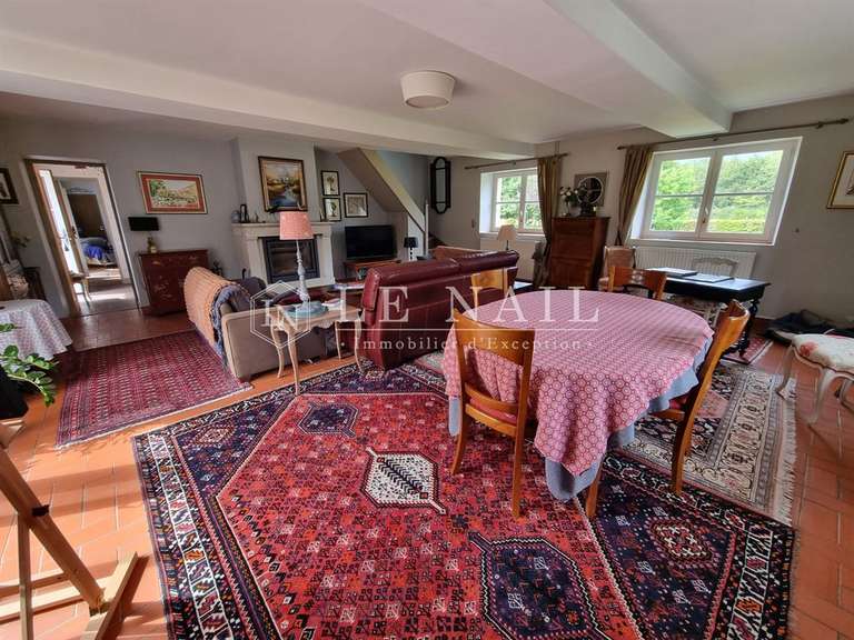 Property Tours - 3 bedrooms - 200m²