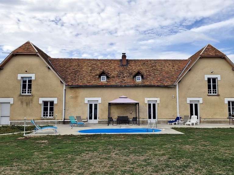 Maison Montmorillon - 5 chambres - 305m²