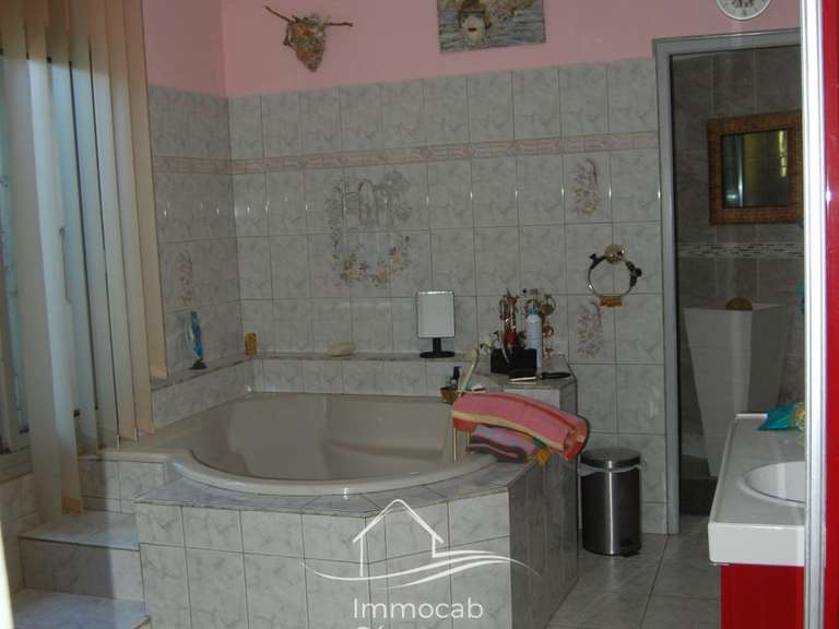 Villa Saint-Christol-lès-Alès - 7 bedrooms - 250m²