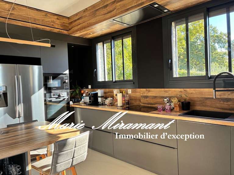 Maison Montélimar - 4 chambres - 195m²