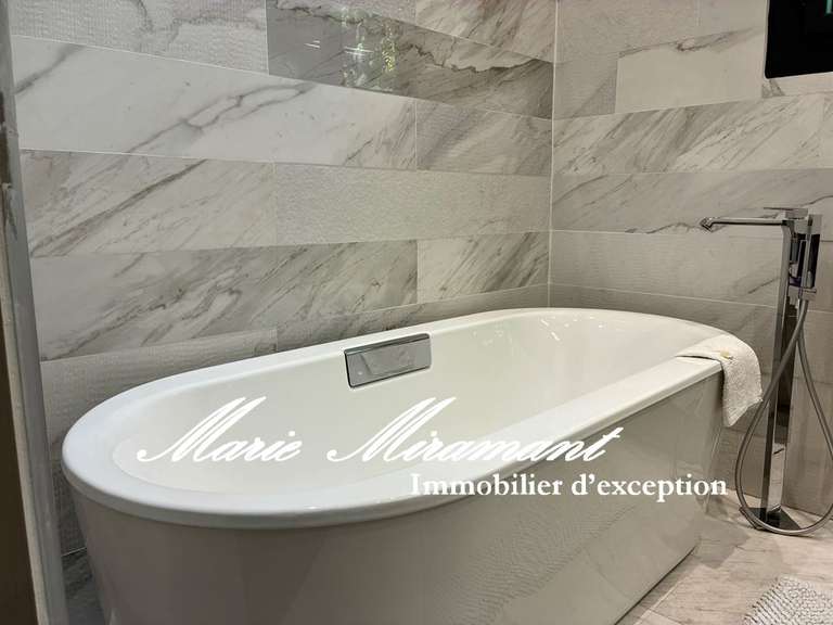 Maison Montélimar - 4 chambres - 195m²
