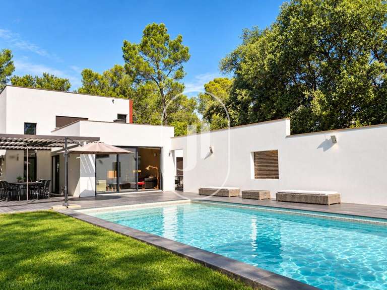 Villa Nîmes - 4 chambres - 200m²