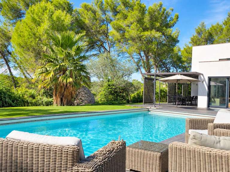 Villa Nîmes - 4 chambres - 200m²