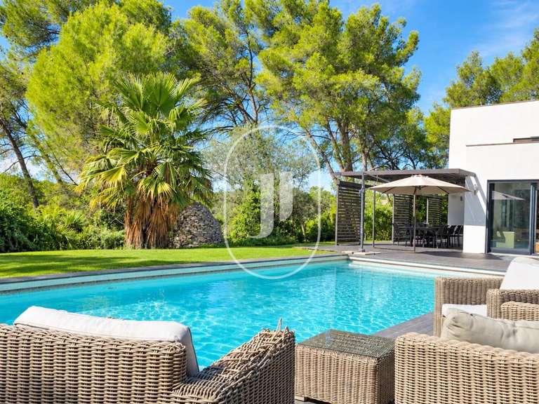 Villa Nîmes - 4 chambres - 200m²