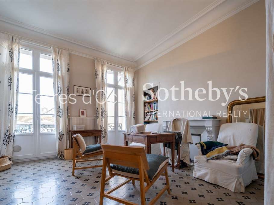 House Narbonne