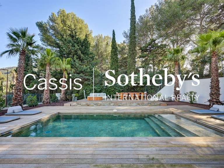 Maison Cassis - 5 chambres - 246m²