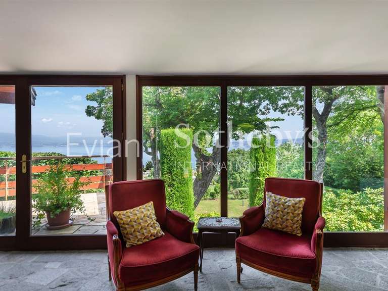 House Neuvecelle - 4 bedrooms - 288m²