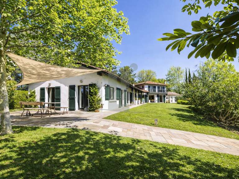 Maison Urrugne - 6 chambres - 340m²