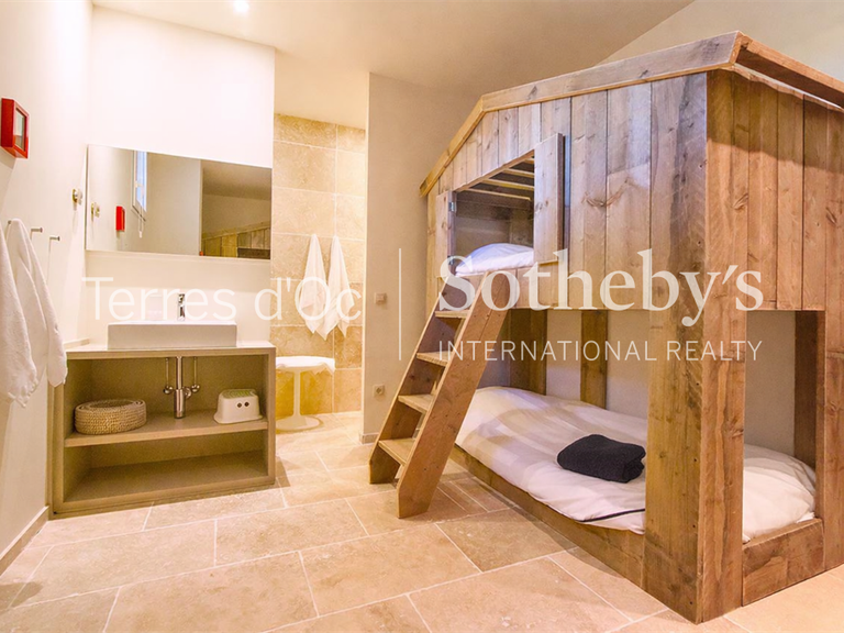 Propriété Villesèque-des-Corbières - 14 chambres - 840m²
