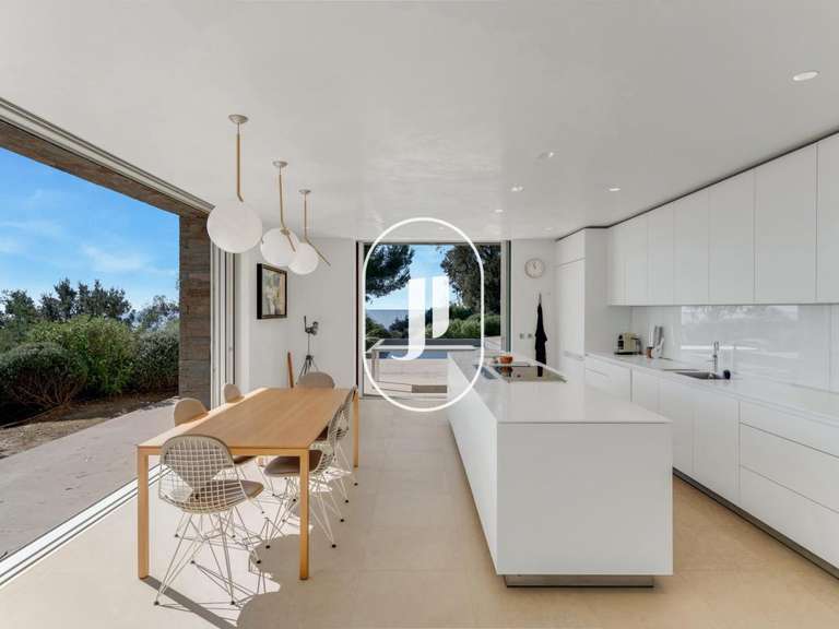 Maison La Croix-Valmer - 4 chambres - 300m²