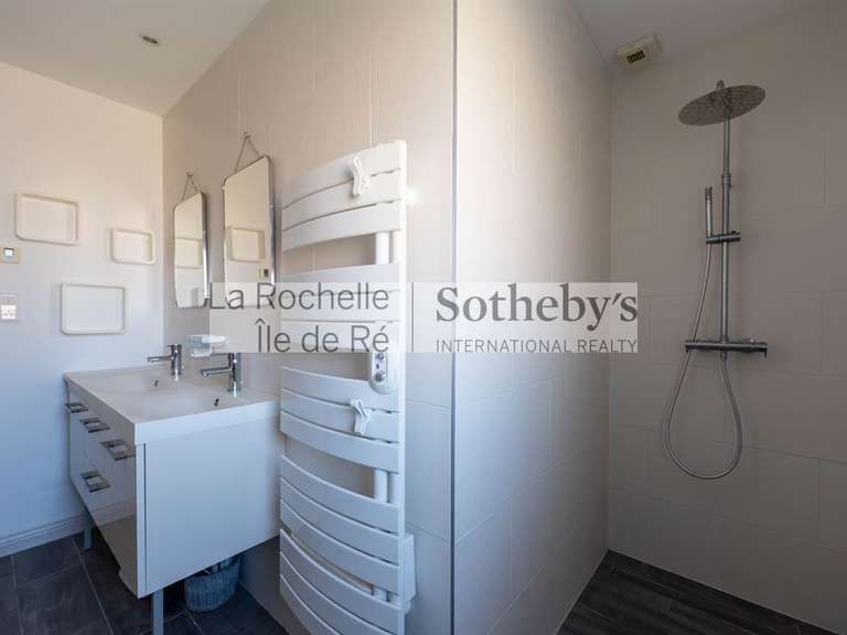 Maison Saint-Rogatien - 4 chambres - 236m²