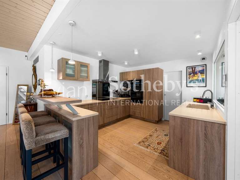 Maison Sciez - 5 chambres - 330m²