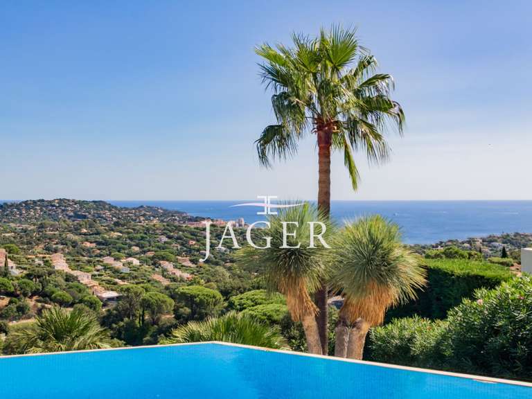 Villa with Sea view Sainte-Maxime - 5 bedrooms - 247m²