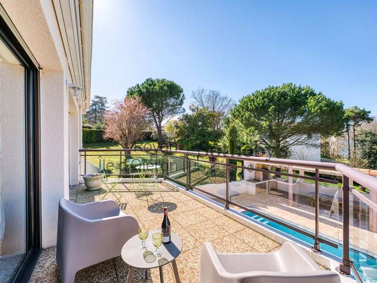 Maison Saint-Palais-sur-Mer - 6 chambres - 304m²