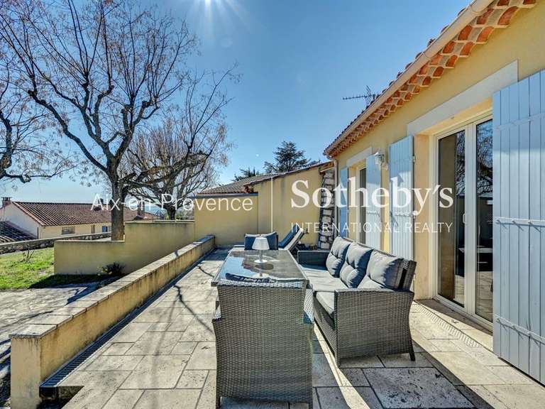 Maison Éguilles - 4 chambres - 155m²