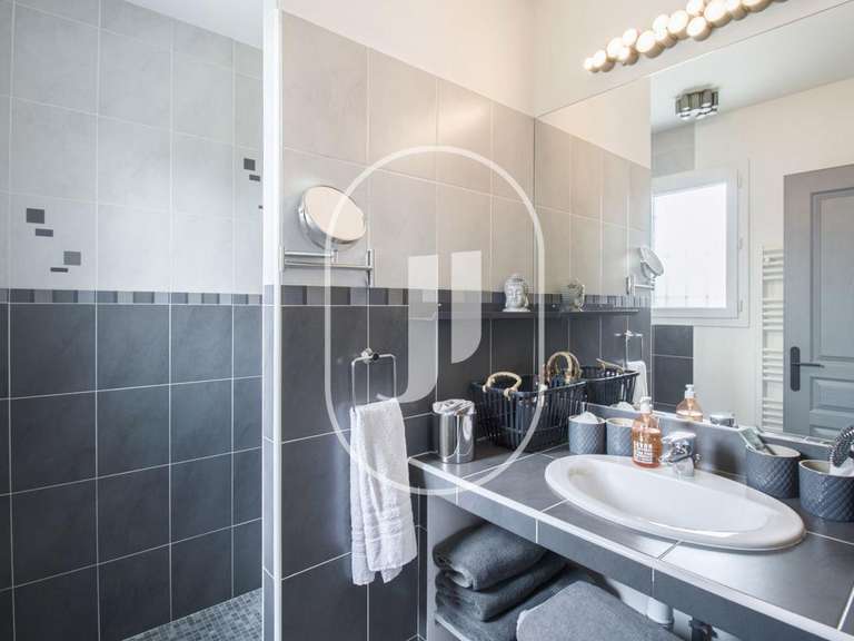 Villa Cabrières-d'Avignon - 3 chambres - 189m²