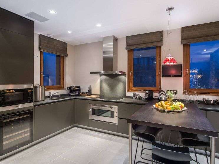 Chalet Courchevel - 5 bedrooms - 352m²