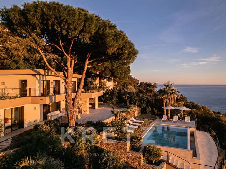House Canadel - 6 bedrooms - 400m²