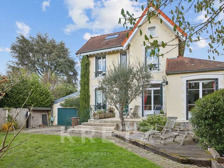 Maison La Celle-Saint-Cloud - 6 chambres - 290m²