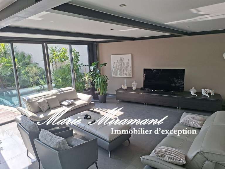 Maison Villeneuve-lès-Avignon - 5 chambres - 320m²