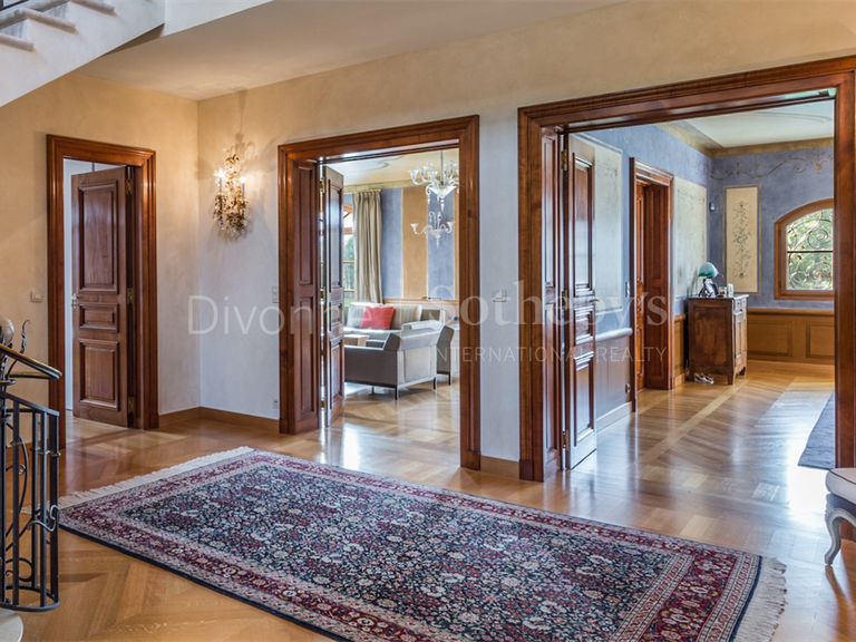 Maison Échenevex - 6 chambres - 605m²