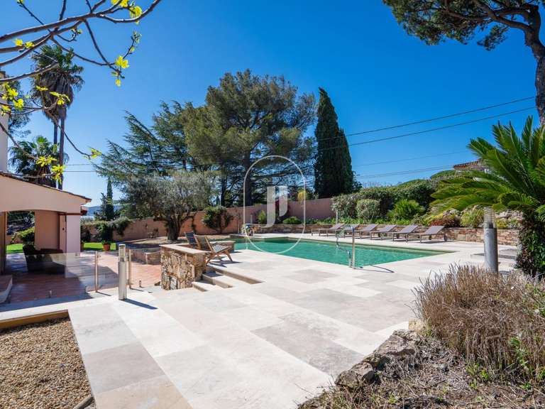 Villa Sainte-Maxime - 5 chambres - 207m²