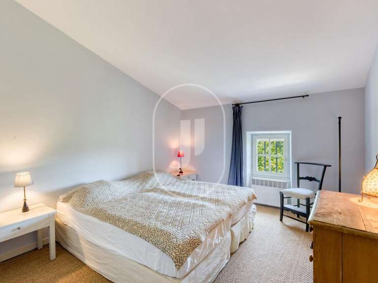 Maison Roussillon - 7 chambres - 270m²
