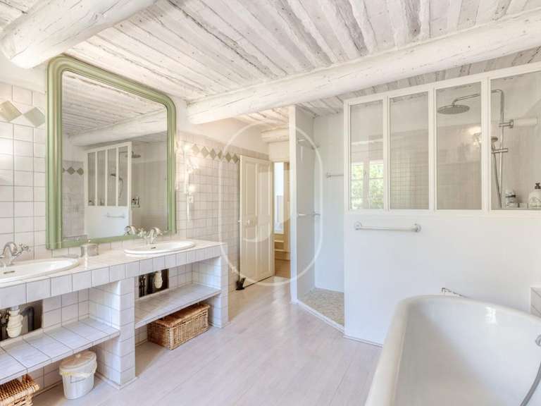 Maison Roussillon - 7 chambres - 270m²